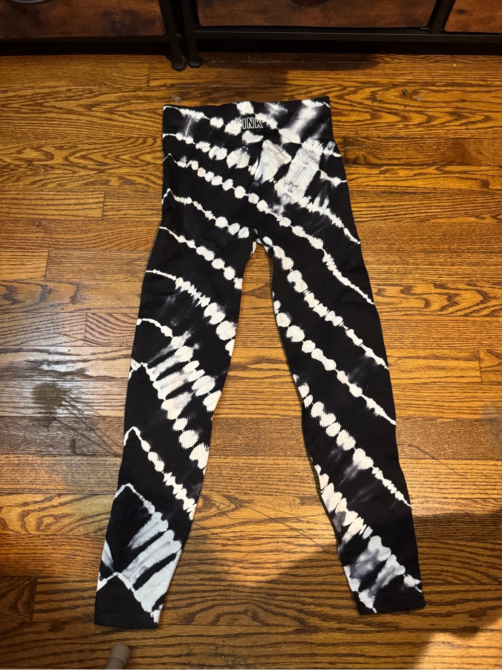 Black & White Tie-Dye Kids Leggings Victoria Secrets PINK - Picture 2 of 4
